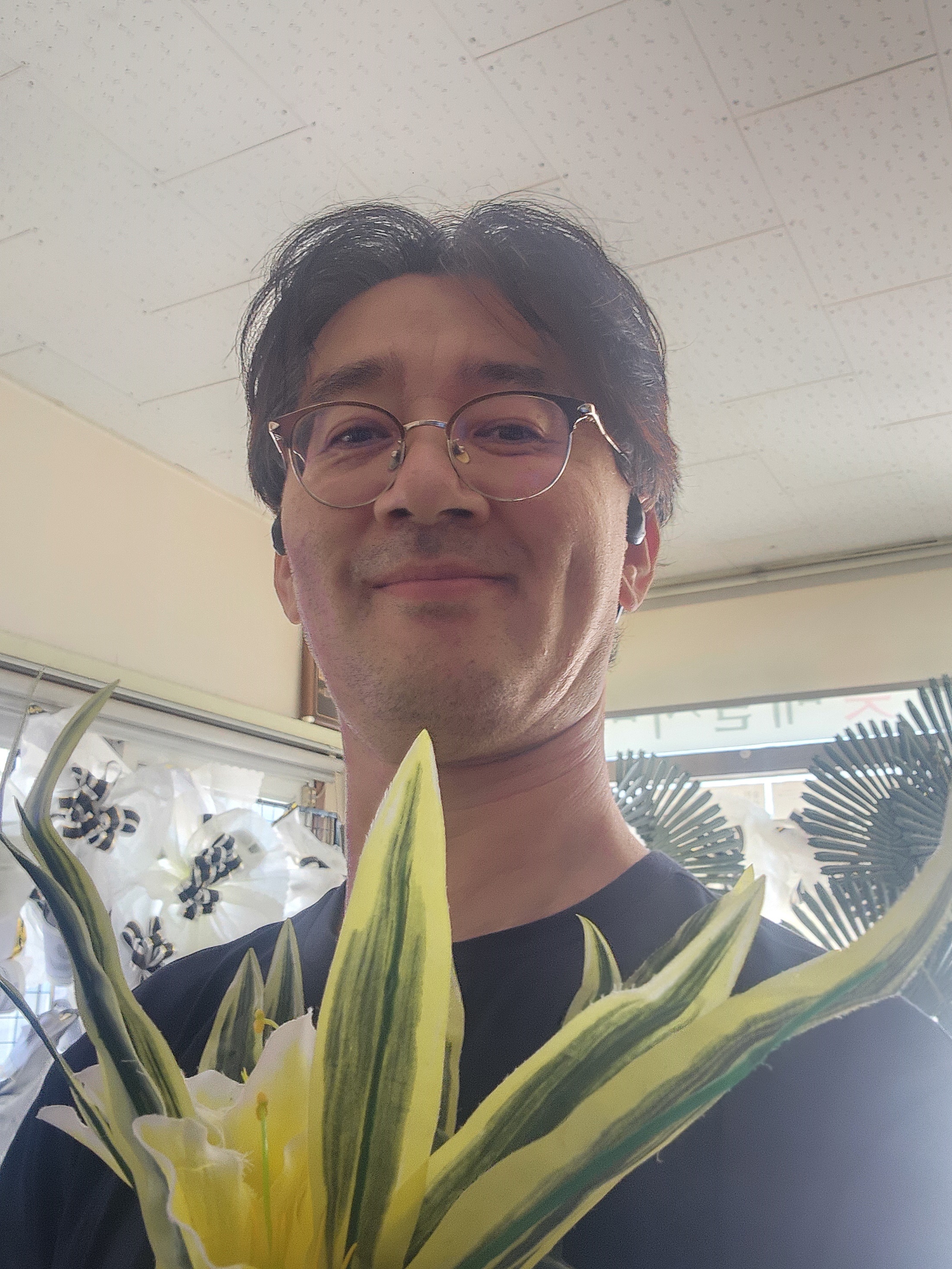 정성스럽게 제작하는 플라워삼오 작업 공간